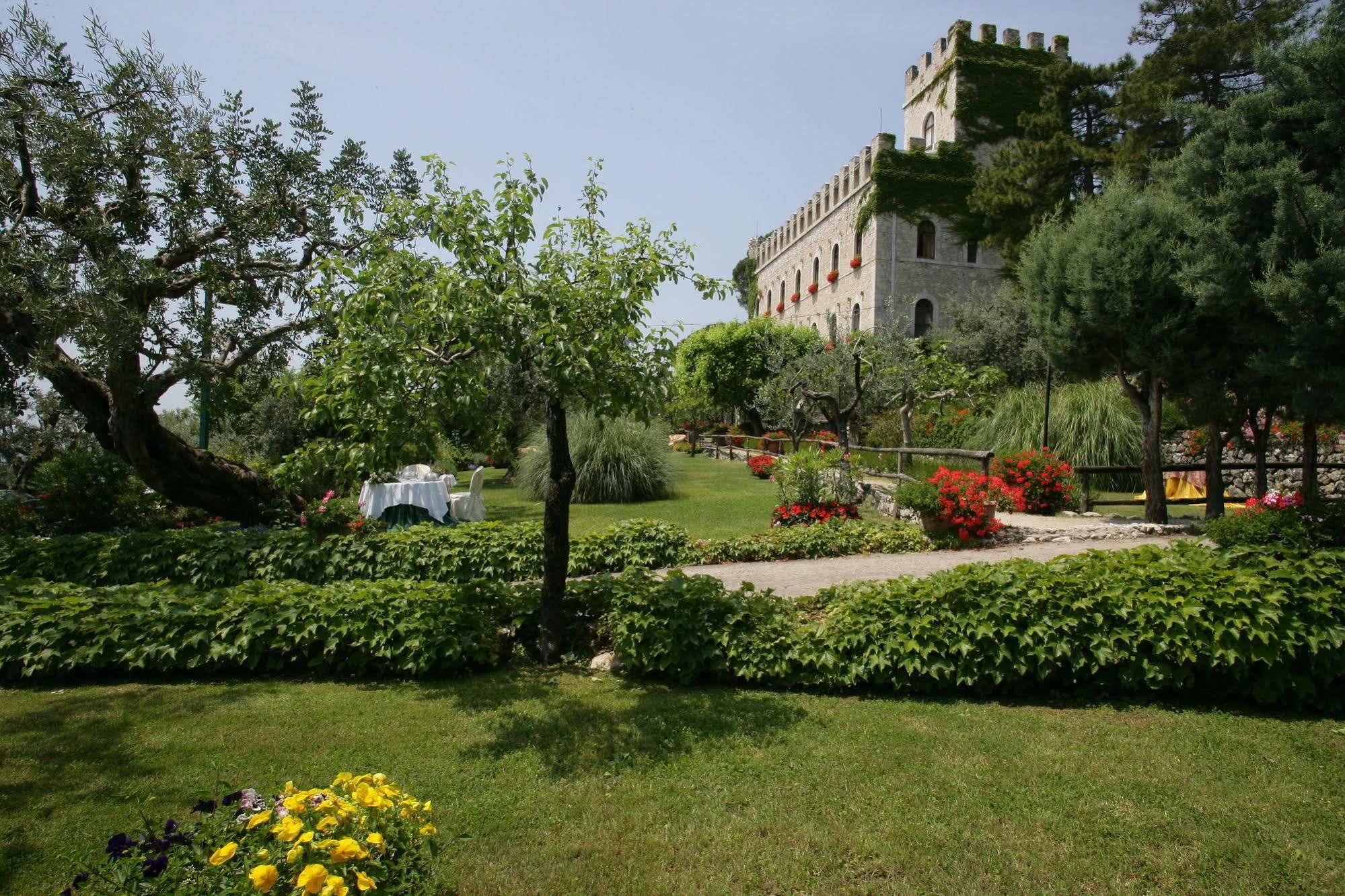 Hotel Castello Miramare Formia Bagian luar foto