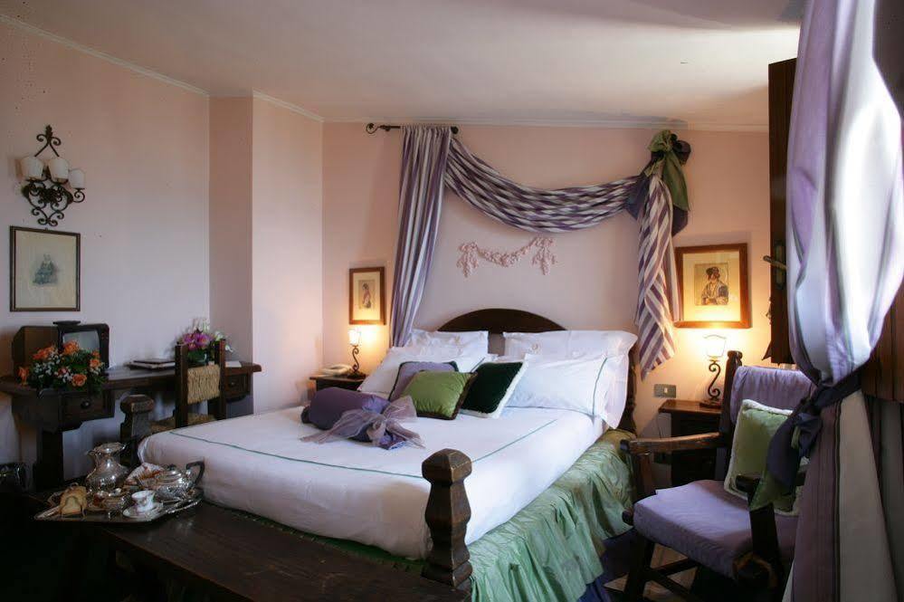Hotel Castello Miramare Formia Bagian luar foto